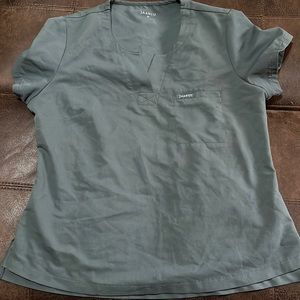 Women’s Jaanuu scrub top